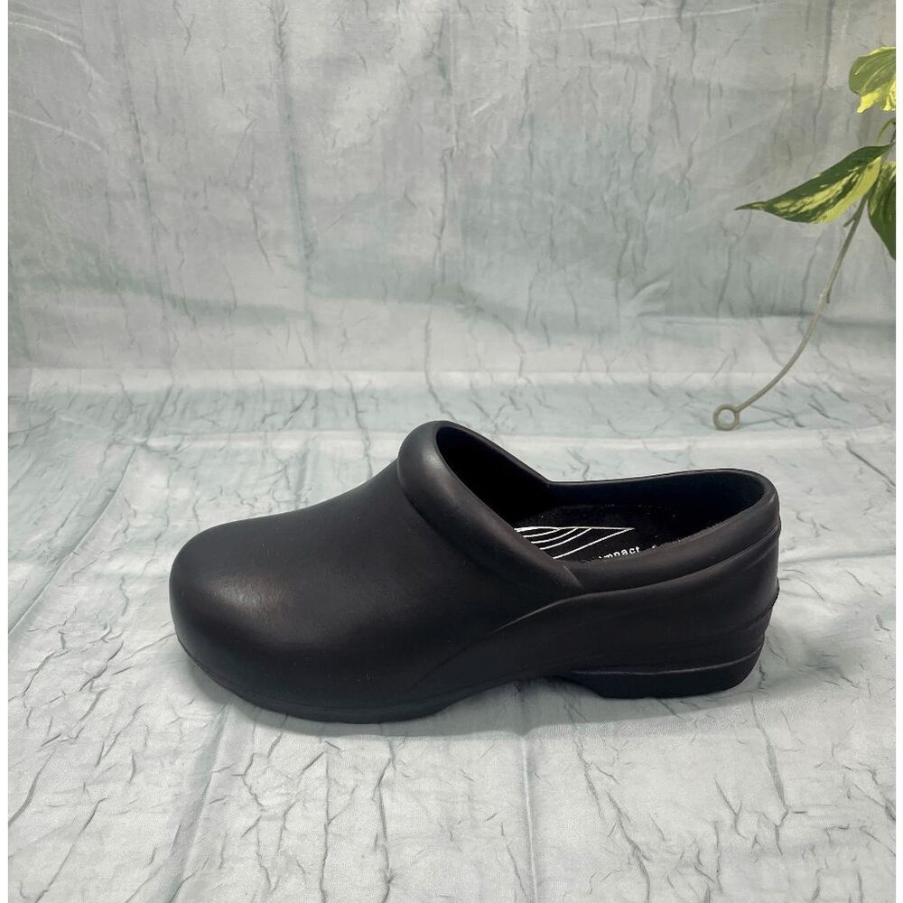 Easy Street Easy Work Women's Kris Clogs - Black 8M